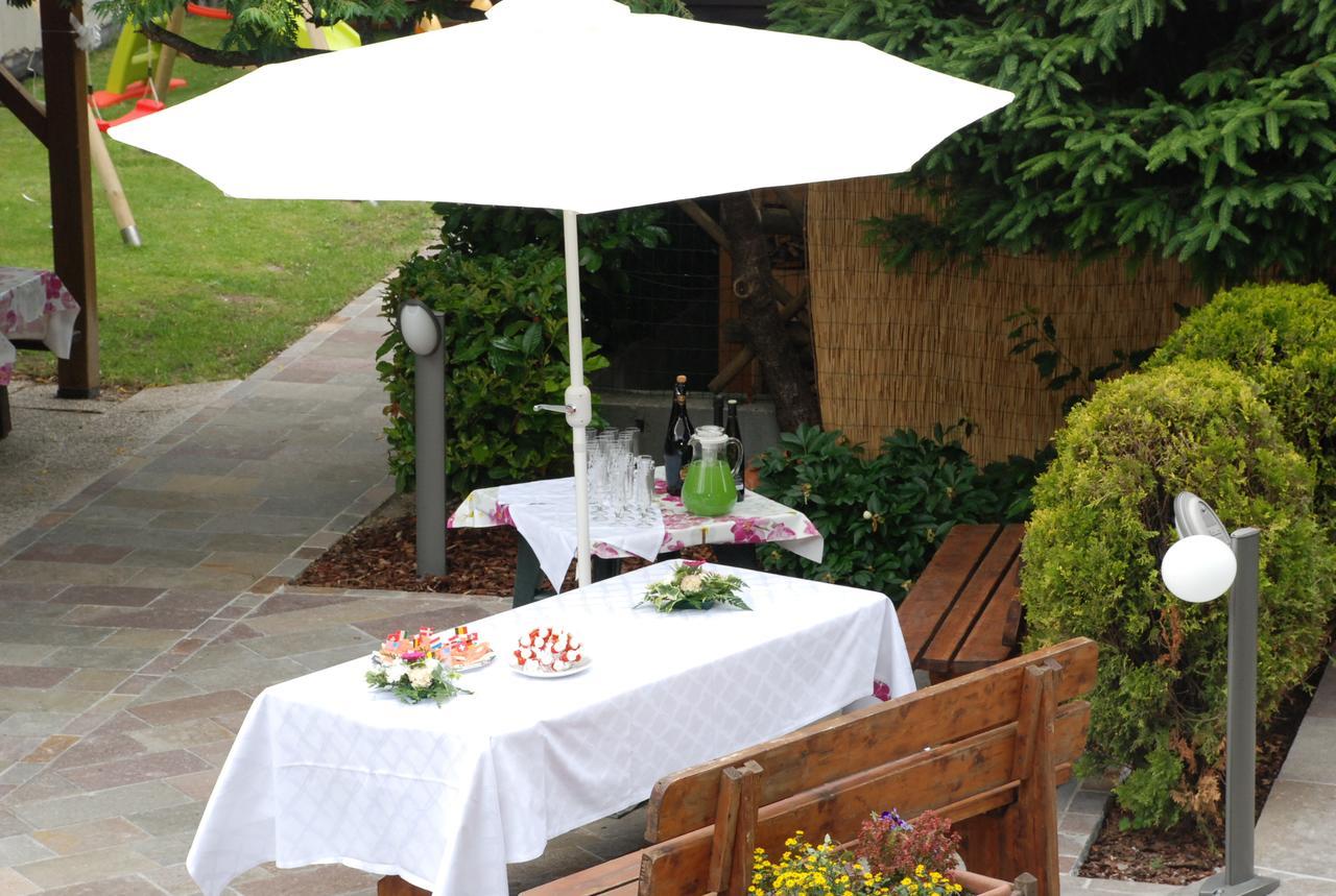 Albergo Ginevra Roncone Exterior foto